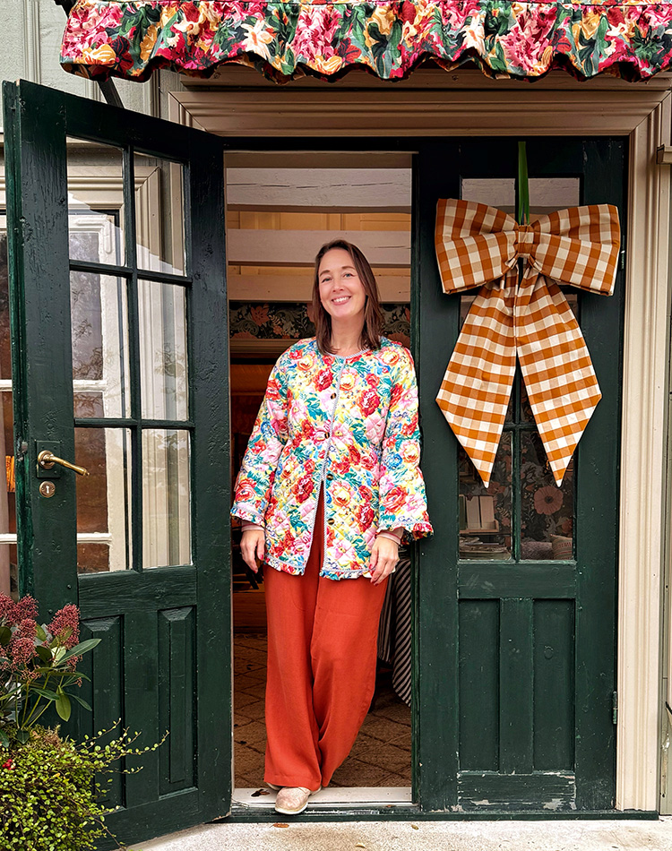 Lina Isaksson framför sin studio