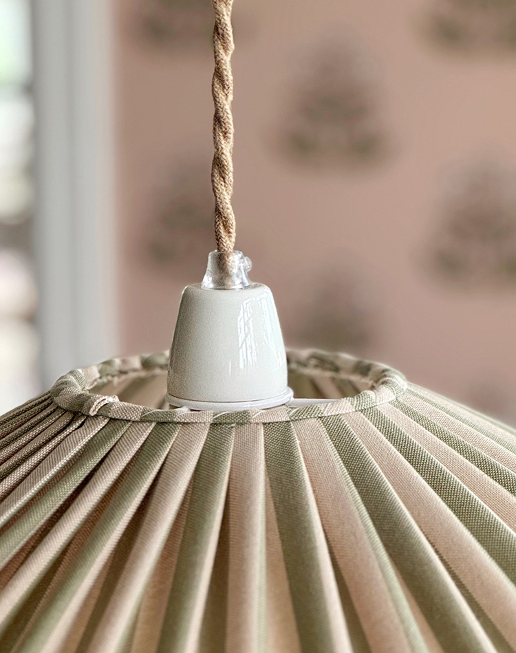 detaljbild på tyglampan Charlotte