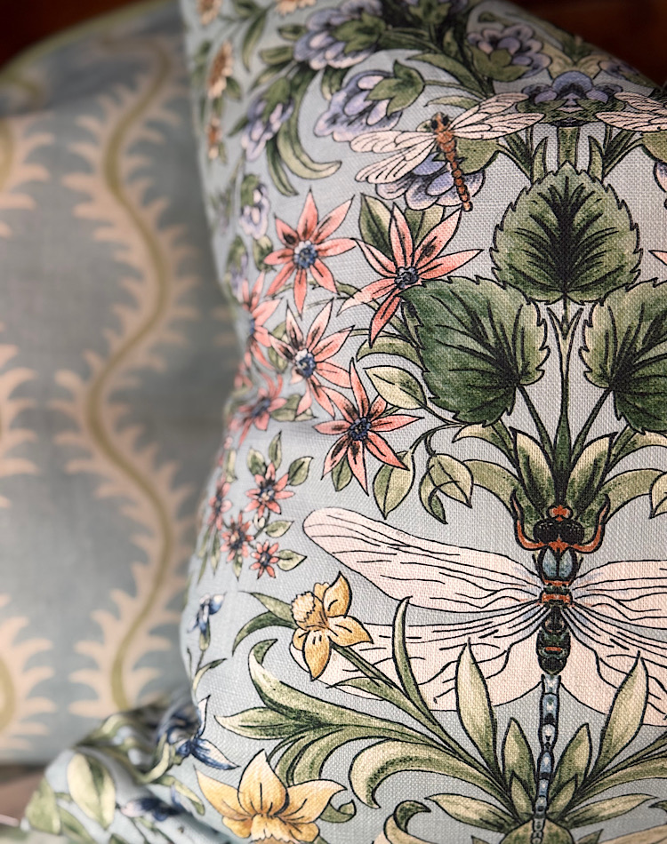 Uppsydda kuddar hos Lina Isaksson Interior Design AB